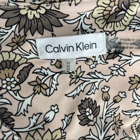 Calvin Klein Flutter Sleeve Floral Blouse Neutral Top M - Picture 9 of 9